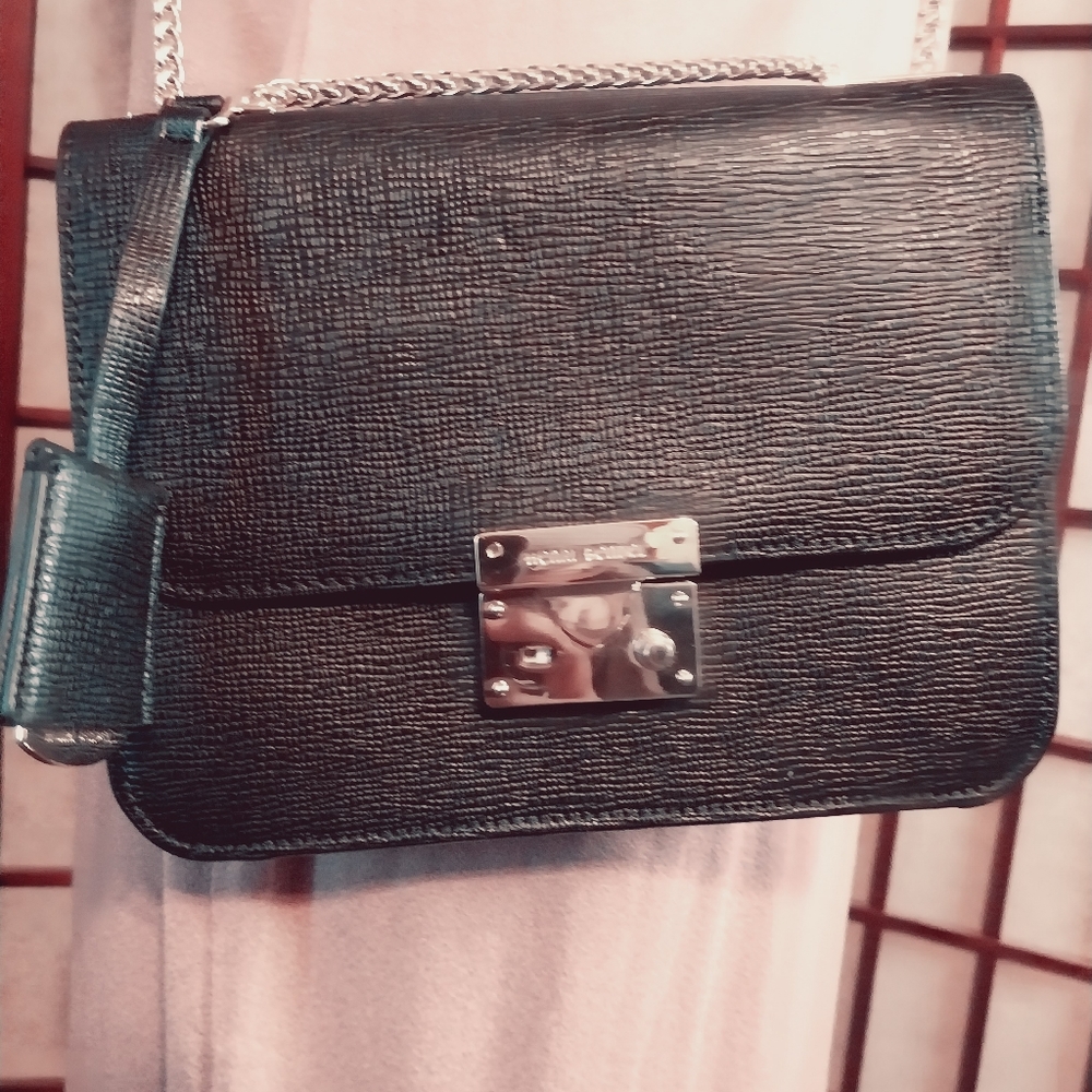 Sold #113 EXQUISITE HENRY BENDEL SMALL PURSE - Picture 13 of 16